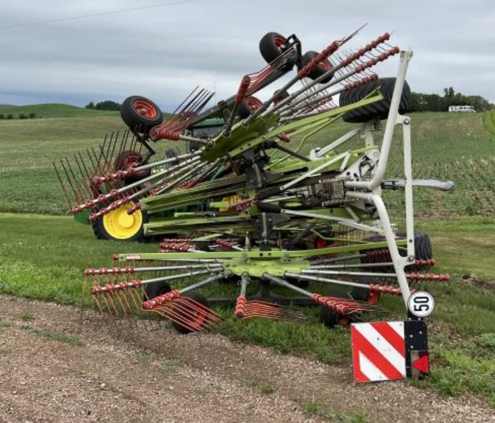2015 CLAAS Liner 4000 Hay Rake - Image 2