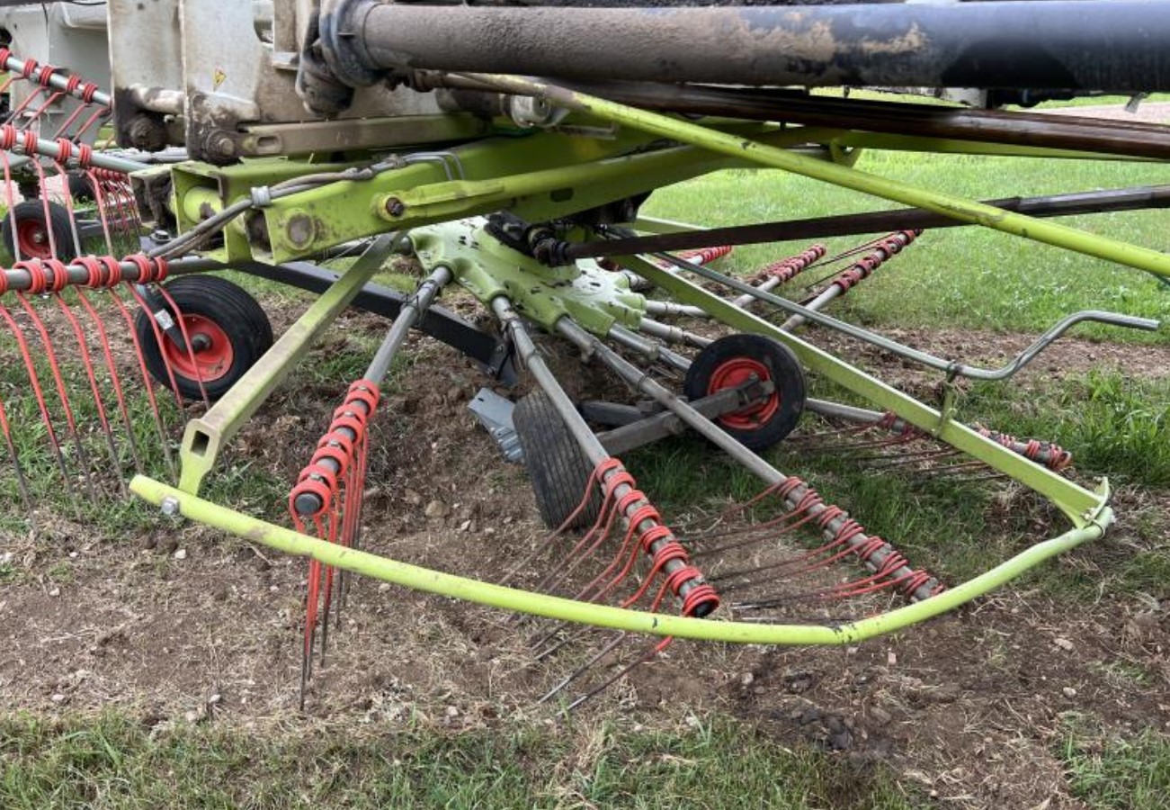 2015 CLAAS Liner 4000 Hay Rake - Image 3