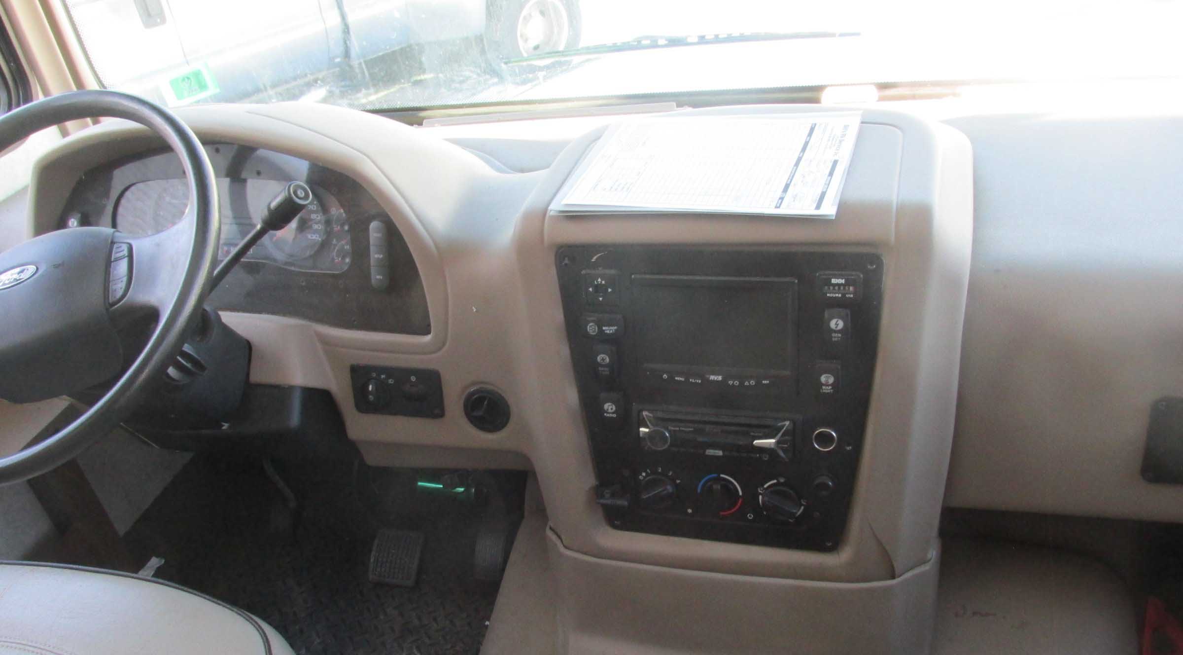 2016 Ford Forest River Georgetown RV - Image 11