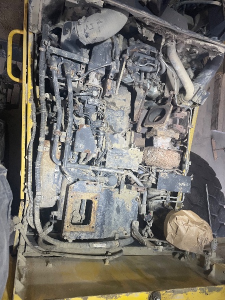 2016 Komatsu WA500 Wheel Loader - Image 2