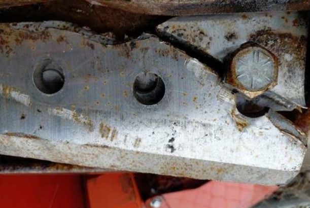 2016 Morbark Beever M12R Towable Chipper - Image 23