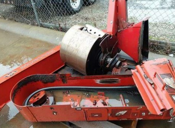 2016 Morbark Beever M12R Towable Chipper - Image 27