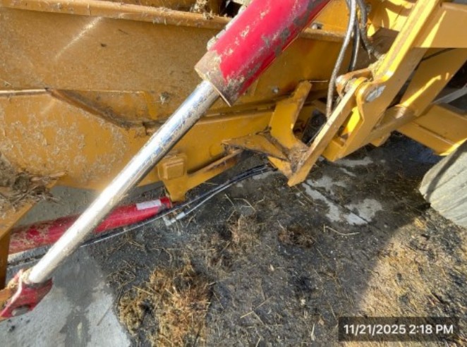 2017 Hay Buster H1130 Tub Grinder - Image 14