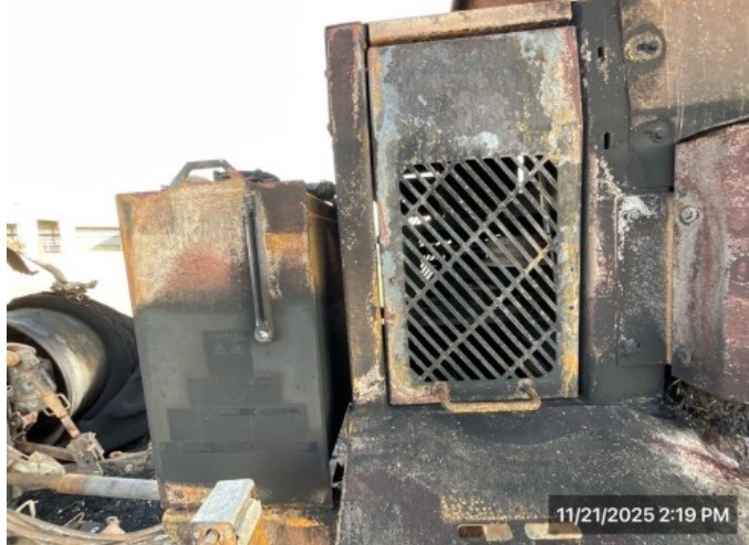 2017 Hay Buster H1130 Tub Grinder - Image 3