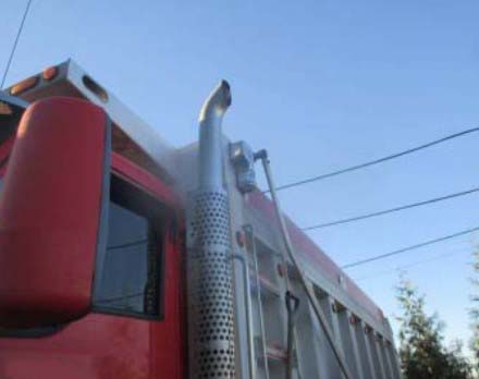 2017 Kenworth T880 - Image 10