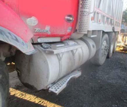 2017 Kenworth T880 - Image 8