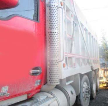 2017 Kenworth T880 - Image 9