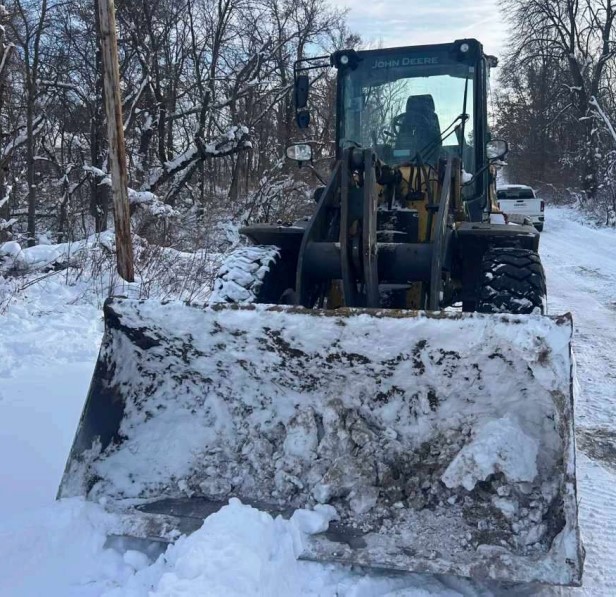 2018 John Deere 344L Wheel Loader - Image 4