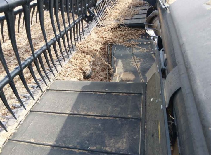 2018 MacDon FD135 Header - Image 5