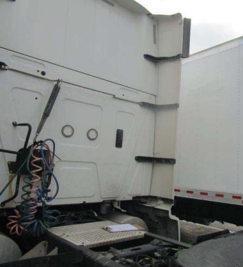 2019 International LT625 - Image 6