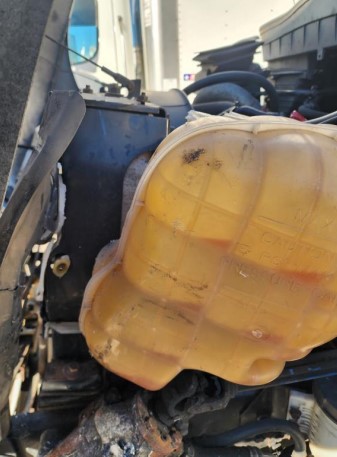 2019 International MV607 Box Truck - Image 16