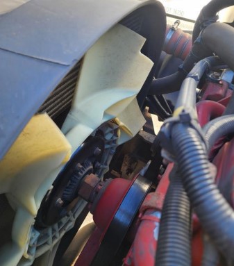 2019 International MV607 Box Truck - Image 21