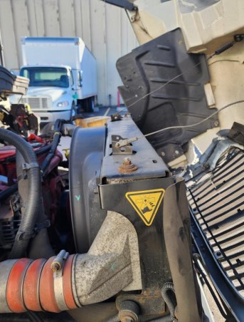 2019 International MV607 Box Truck - Image 26