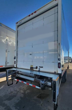 2019 International MV607 Box Truck - Image 3