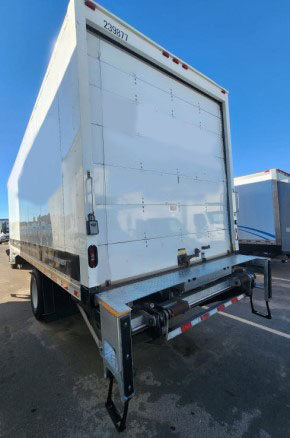 2019 International MV607 Box Truck - Image 4