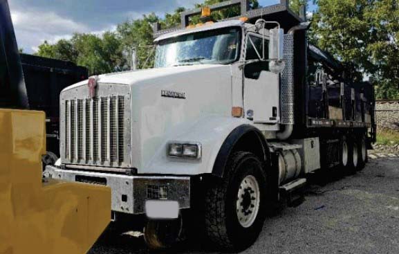 2019 Kenworth T8 Series Grapple Truck with Serco 6500