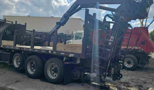 2019 Kenworth T8 Series Grapple Truck with Serco 6500 - Image 4