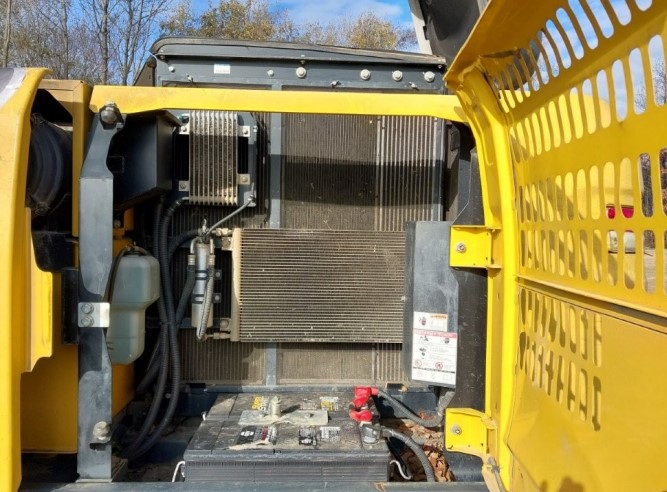 2019 Kobelco SK210-LC10 Excavator - Image 16