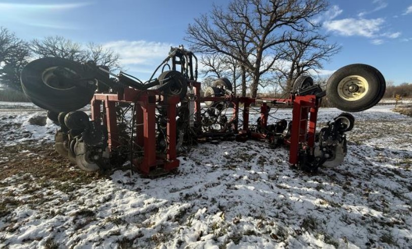 2020 Dalton 16 Row Anhydrous Applicator