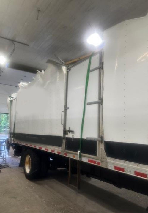 2020 International MV607 Box Truck - Image 3