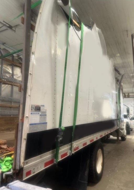 2020 International MV607 Box Truck - Image 4