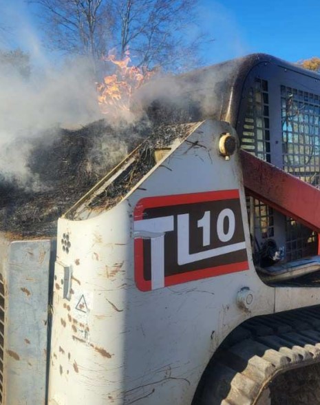 2013 Takeuchi TL10 Skid Steer - Image 2