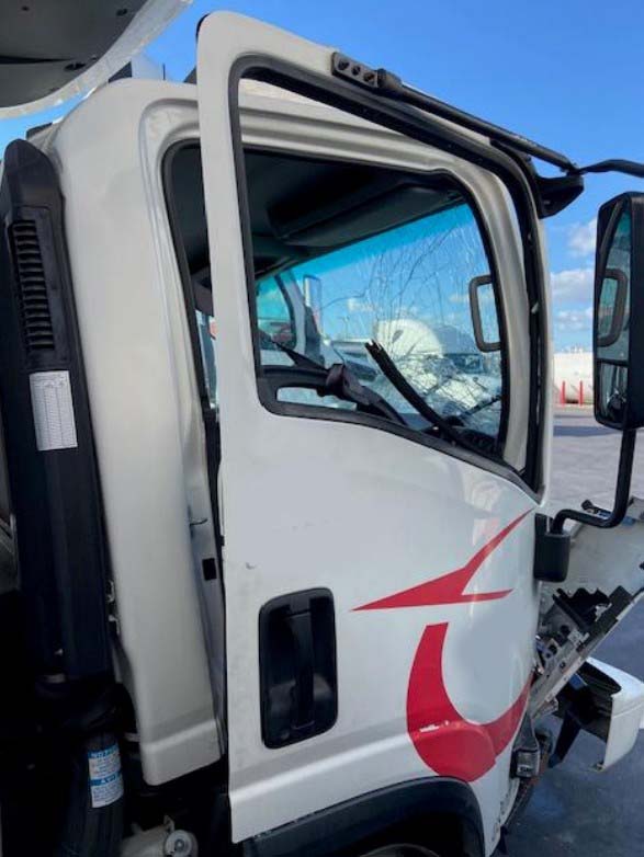 2022 Chevrolet 4500XD Reefer Box Truck - Image 7