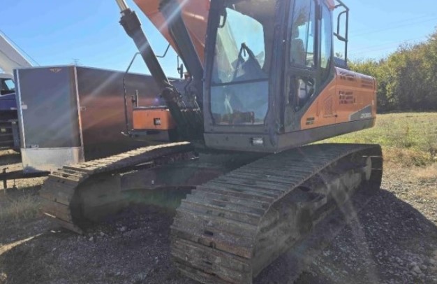 2022 Doosan DX350LC-5 Excavator - Image 2