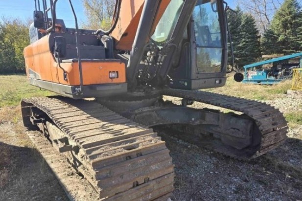 2022 Doosan DX350LC-5 Excavator - Image 4