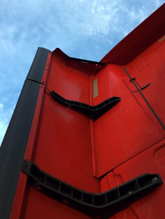 2022 International LT625 - Image 12