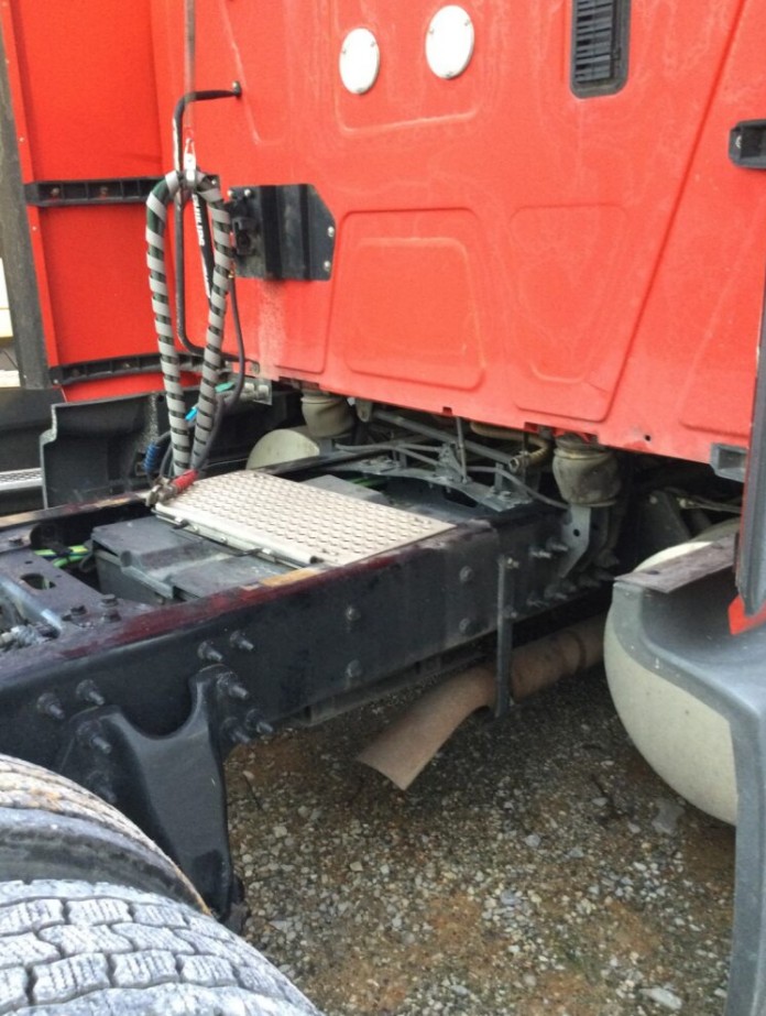 2022 International LT625 - Image 17