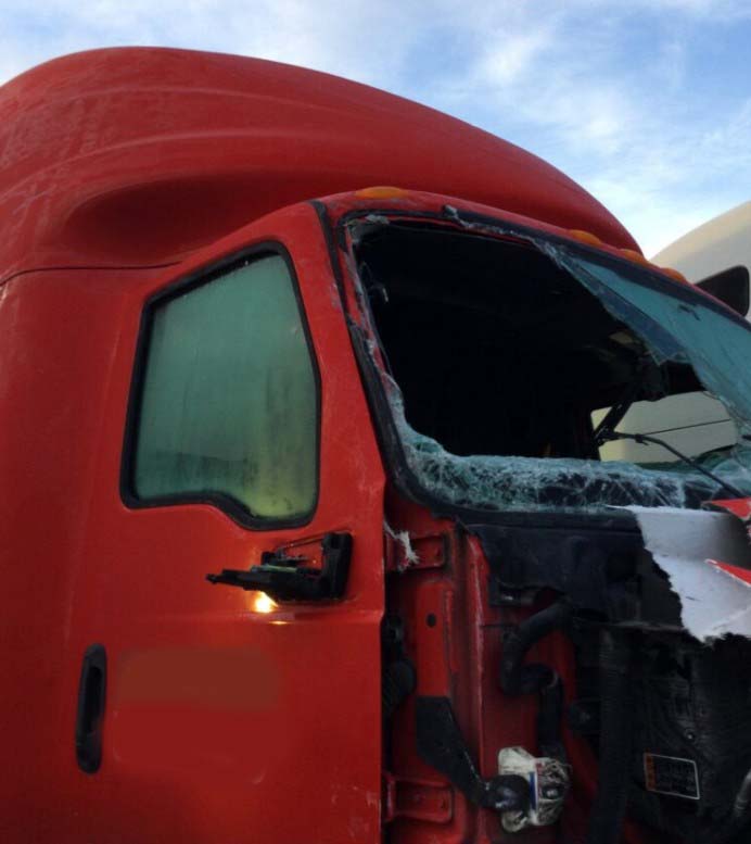 2022 International LT625 - Image 22