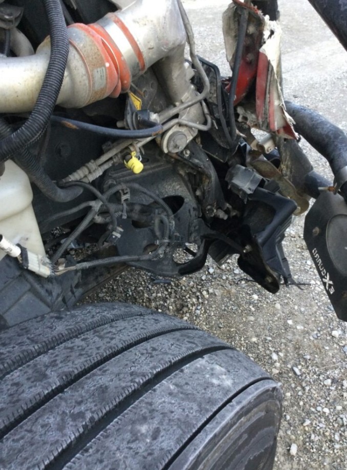 2022 International LT625 - Image 25