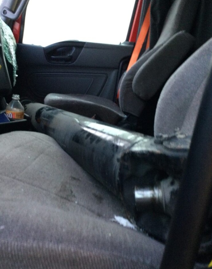 2022 International LT625 - Image 26