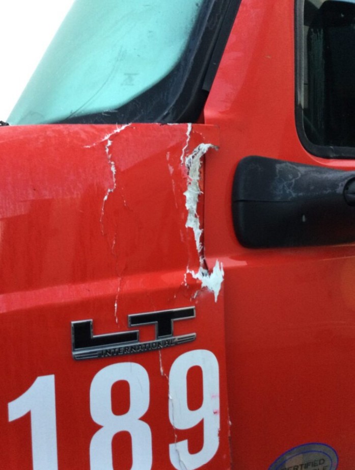2022 International LT625 - Image 7