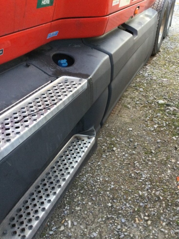 2022 International LT625 - Image 8