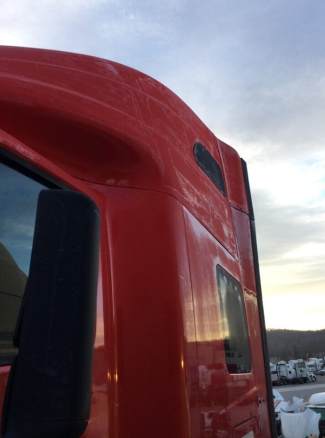 2022 International LT625 - Image 9