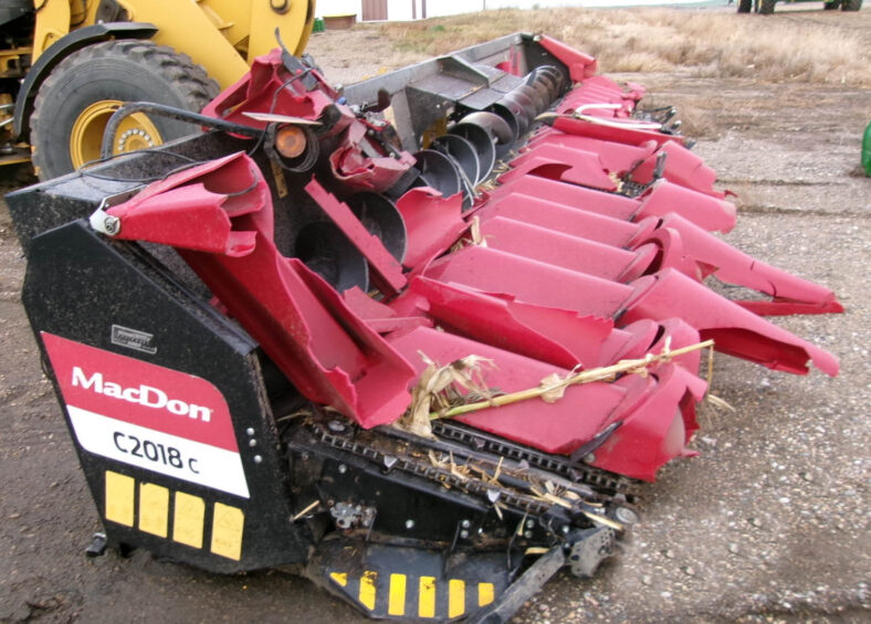 [Auction]: 2022 MacDon C2018C Header | North Dakota | damaged | CAG