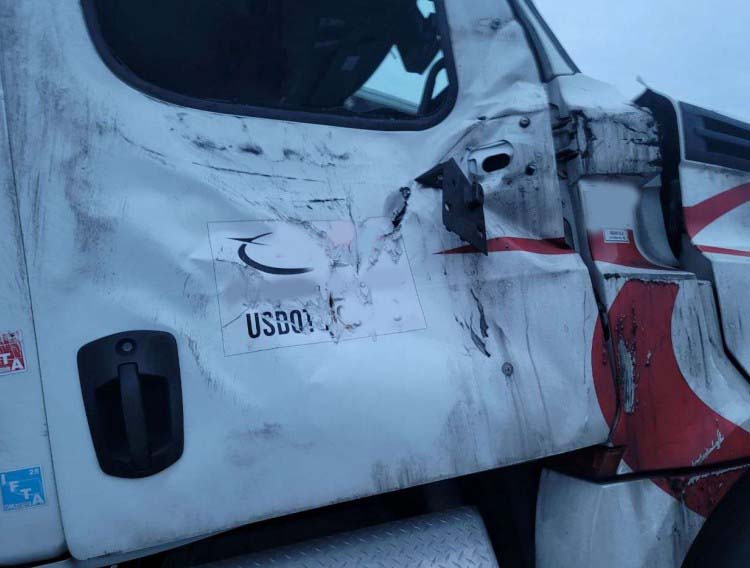 2023 Freightliner Cascadia 126 - Image 10