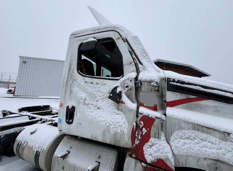 2023 Freightliner Cascadia 126 - Image 7
