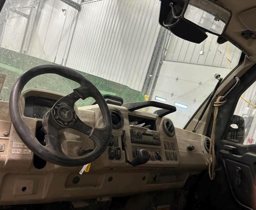 2023 John Deere Gator HUV 835R - Image 17