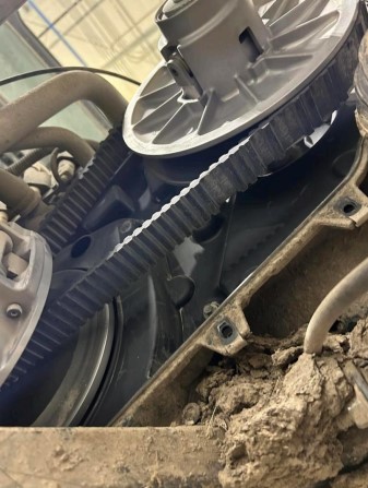 2023 John Deere Gator HUV 835R - Image 23