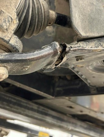 2023 John Deere Gator HUV 835R - Image 25