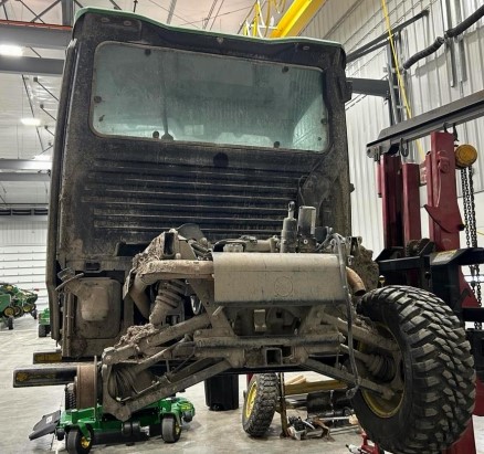 2023 John Deere Gator HUV 835R - Image 5