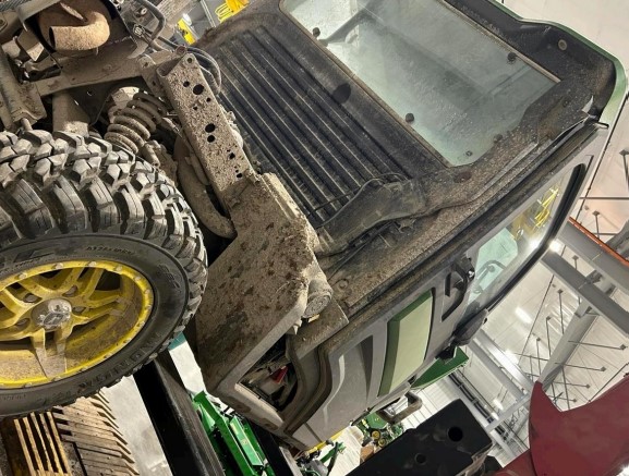 2023 John Deere Gator HUV 835R - Image 8