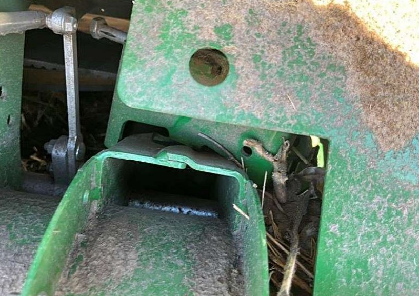 2023 John Deere RD40F Header - Image 17