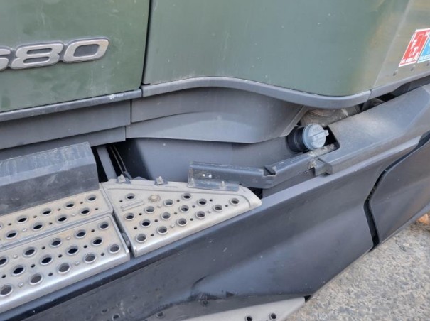 2023 Kenworth T680 - Image 4