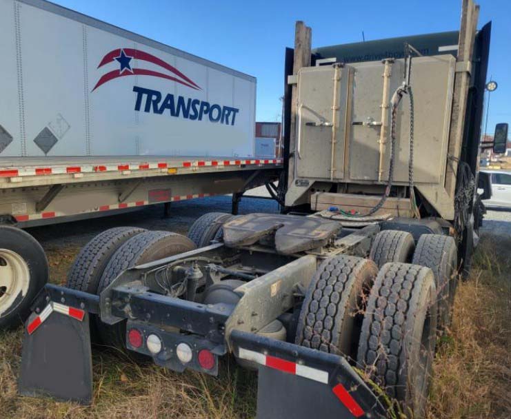 2023 Kenworth T680 - Image 16