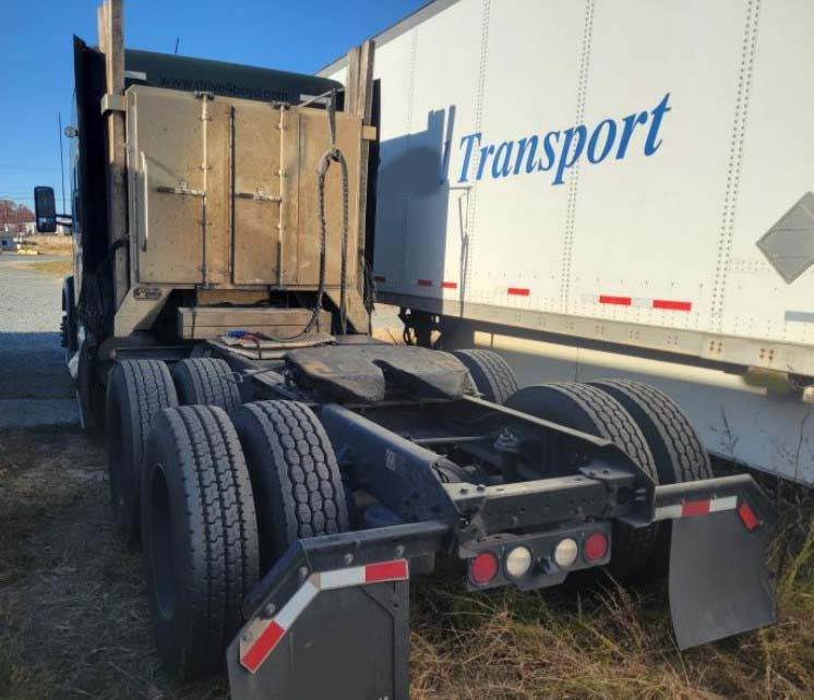 2023 Kenworth T680 - Image 15