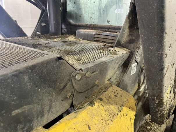 2023 New Holland L328-NR Skid Steer - Image 10